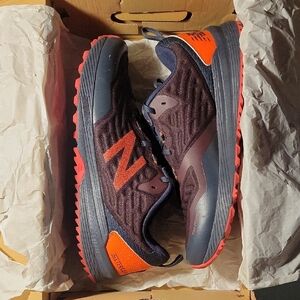 New Balance Trail Running Sz 10 Dark Purple Bright Orange Lightly Worn MTNTRLP3